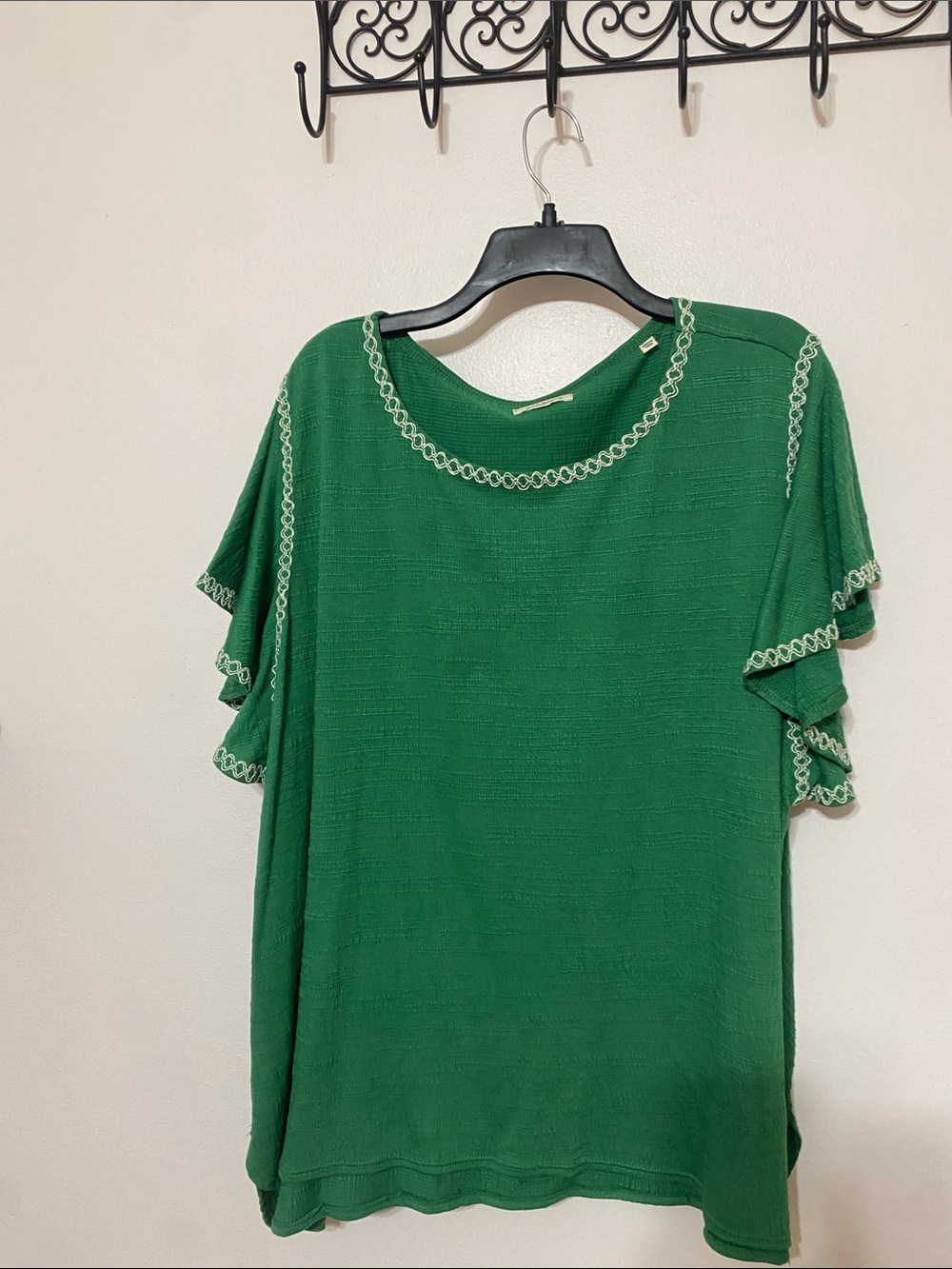 Max Studio Green Short Sleeve Ruffle Trim Top